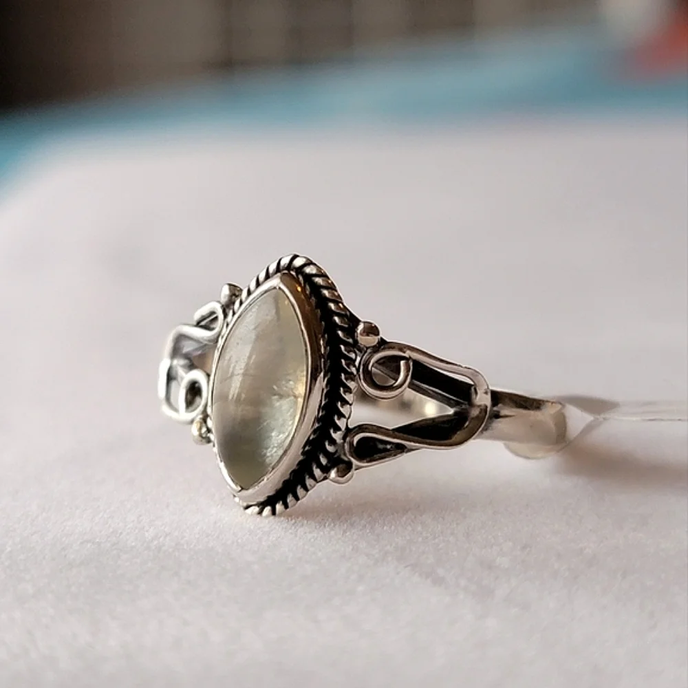 Prehnite Sterling Silver Filigree Horseshoe Ring Marquise Gemstone